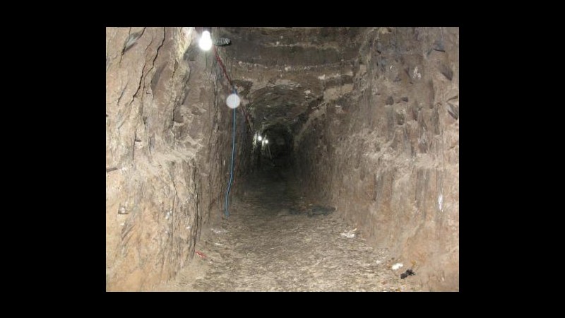 Scoperto tunnel sotterraneo segreto in città confine tra Usa e Messico