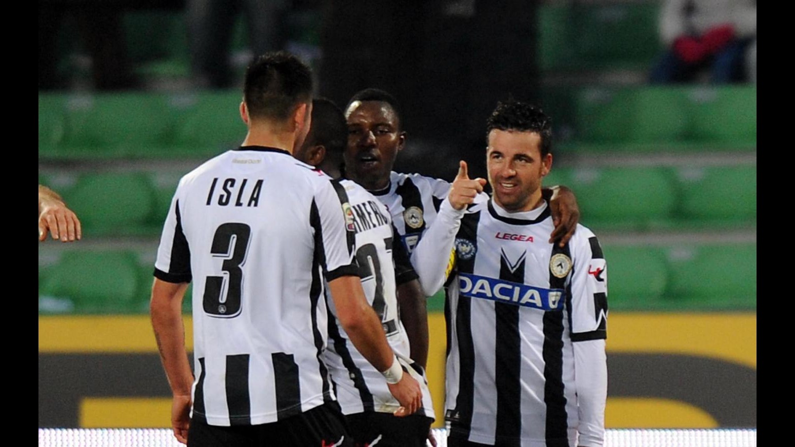 Serie A, Udinese sola in vetta. Il Milan frena a Bologna