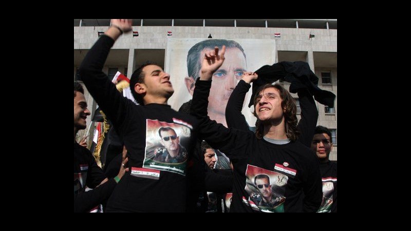 Siria, esercito spara su funerali, scontri con disertori: 12 morti