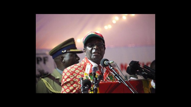 Zimbabwe, Mugabe: Non lascio in vista di elezioni, sarebbe codardia