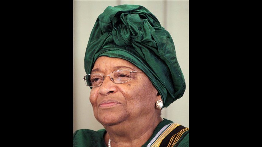 Nobel pace 2011, Sirleaf dedica premio alle donne: Trovate vostra voce