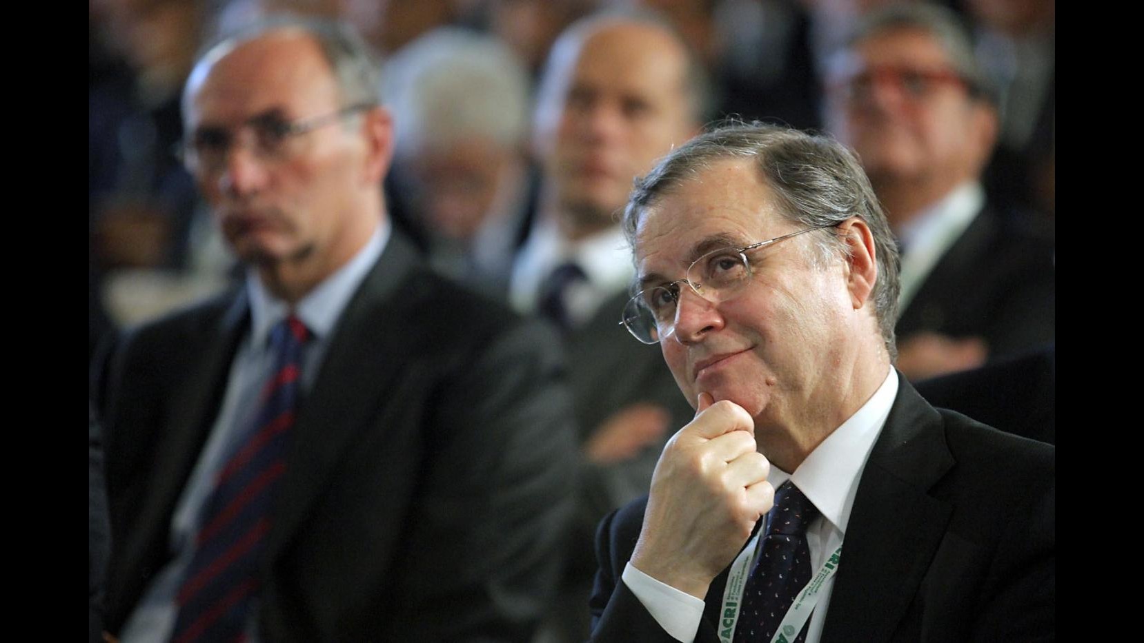 Visco: Italia diventata capro espiatorio della crisi economica