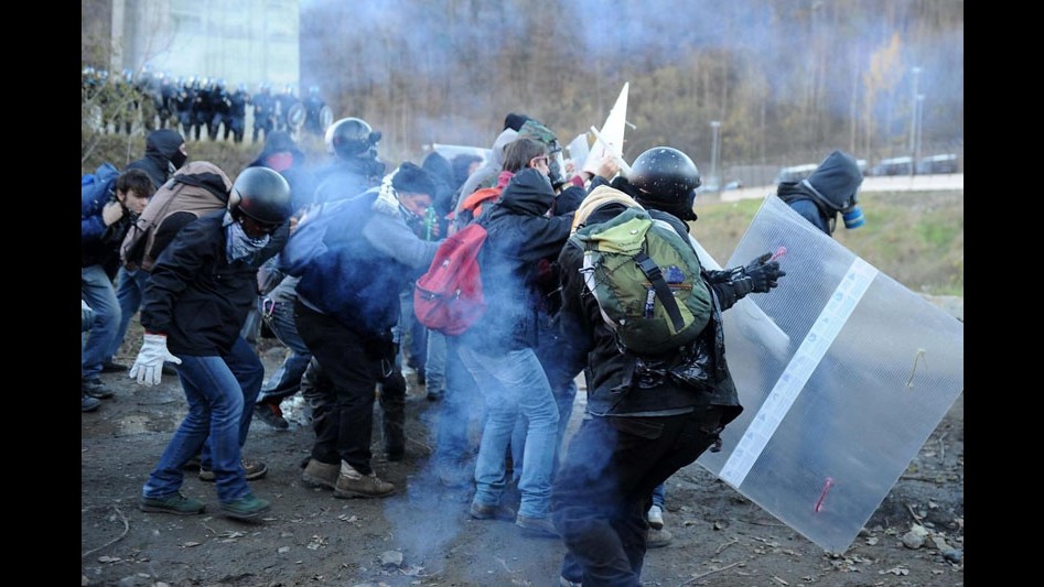 Tav, scontri fra manifestanti e forze ordine