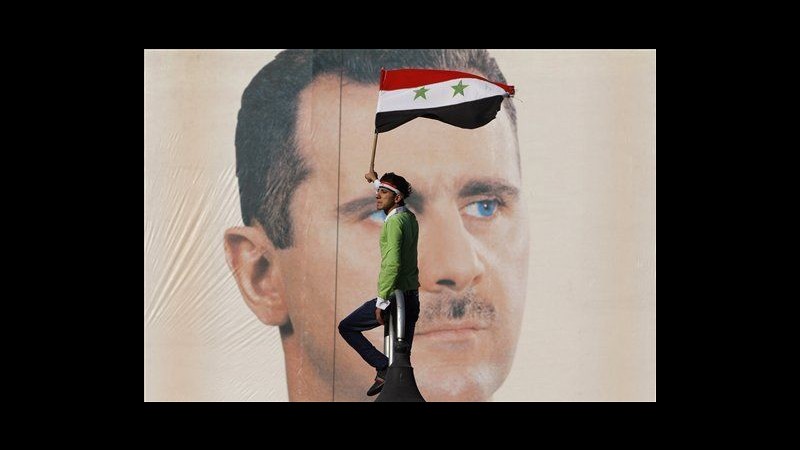 Siria, Assad: Mai ordinato uccisioni, lealisti principali vittime