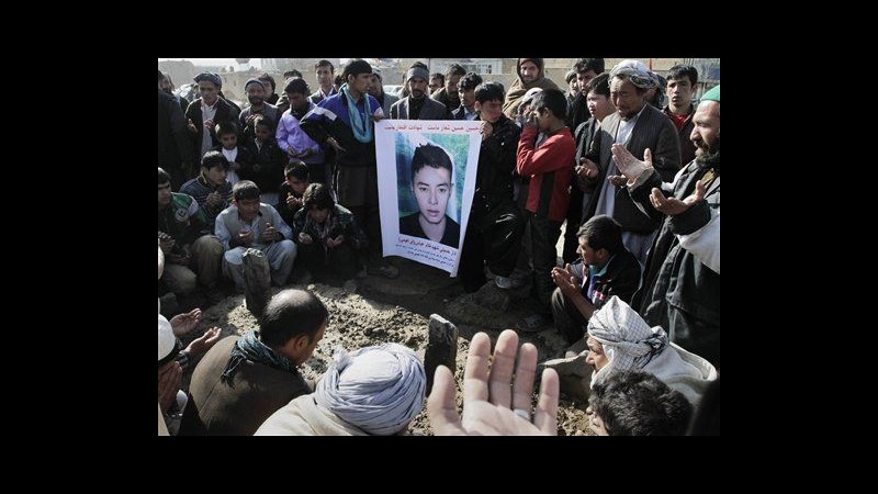 Afghanistan, Karzai: Responsabili attacchi Ashura arrivano da Pakistan