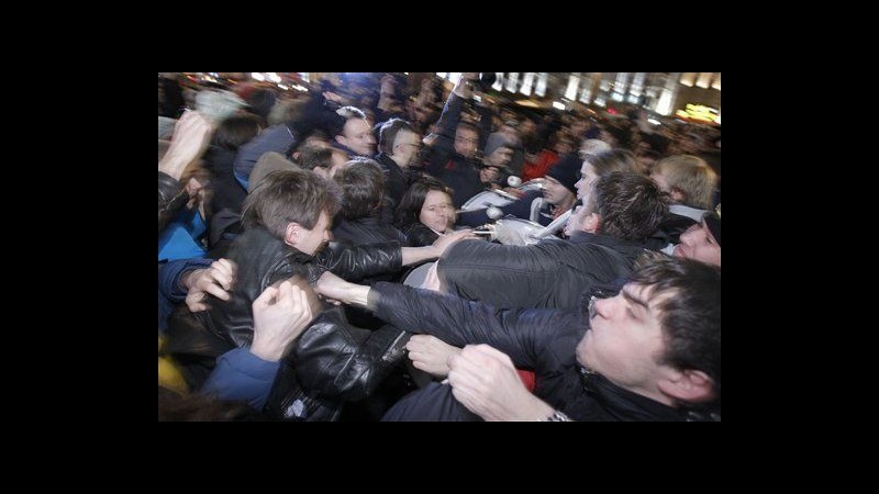 Russia, elicotteri esercito sorvolano Mosca per paura nuove proteste