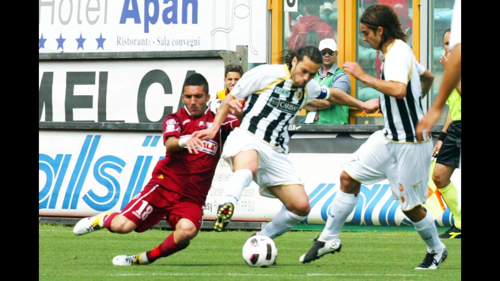 Calcioscommesse, Tnas riduce di tre punti penalizzazione Ascoli in B