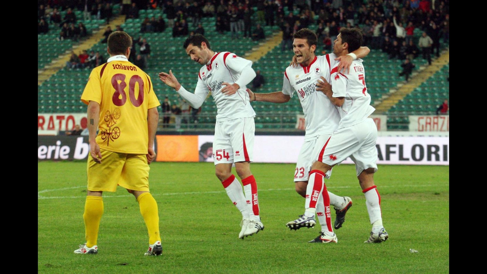 Serie B, spettacolare 2-2 tra Bari e Cittadella nel posticipo