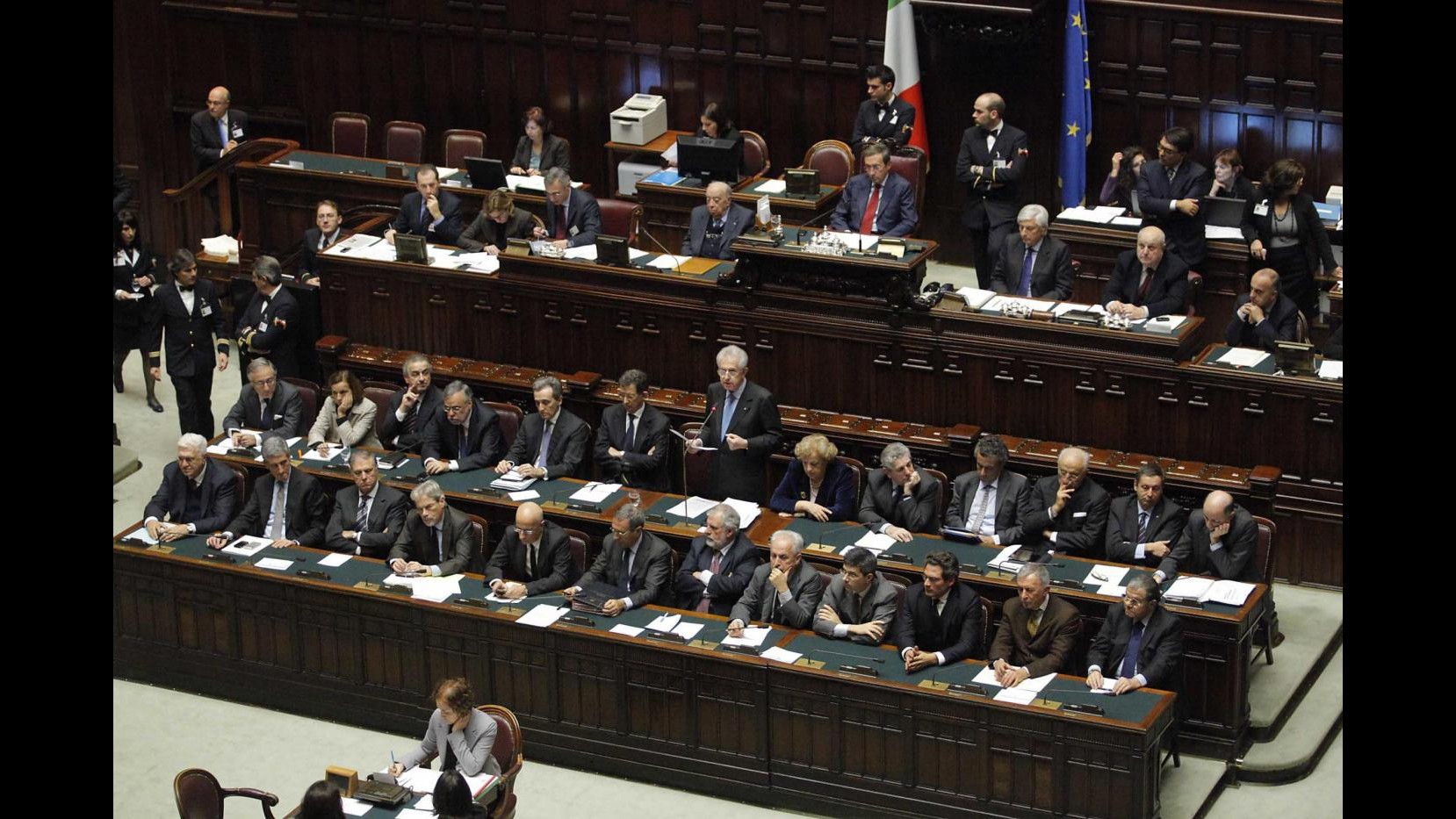 Manovra, Monti alla prova partiti