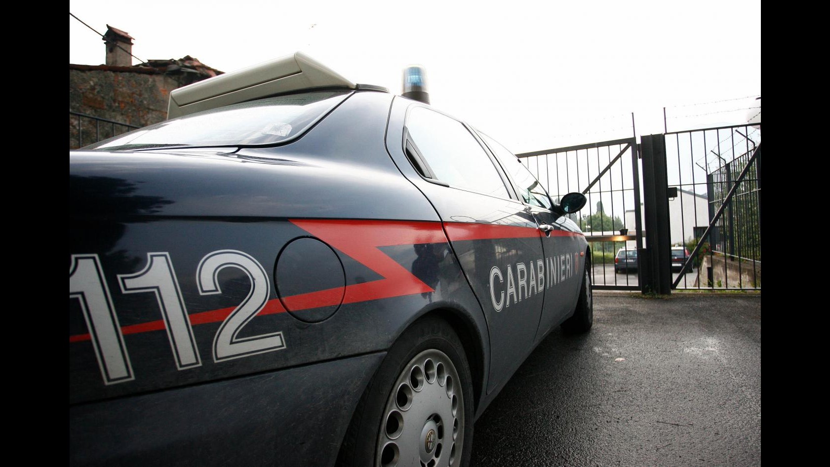 Trovati due cadaveri in casa a Genova: una donna e un ragazzo