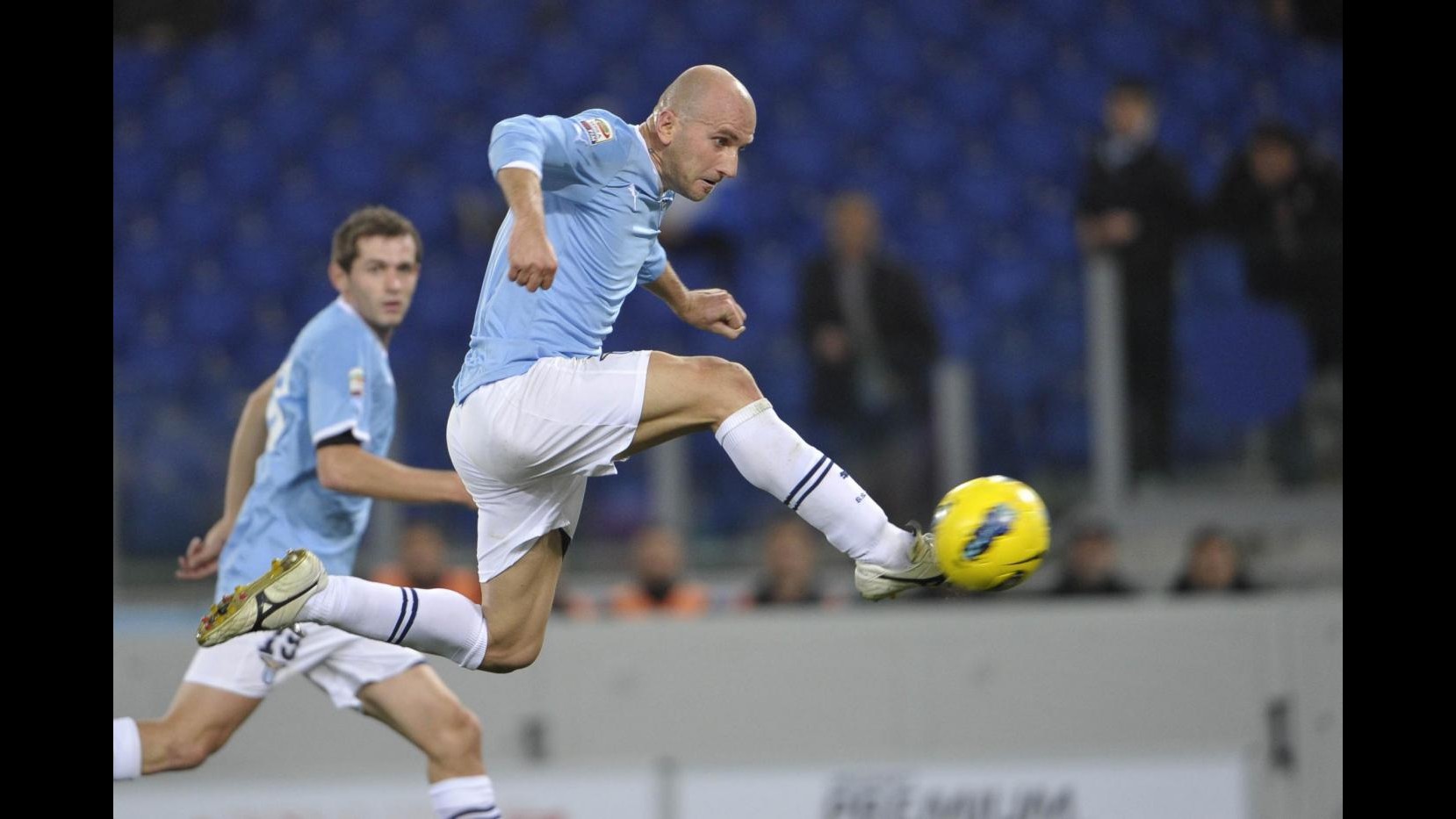 Serie A, la Lazio passeggia contro il Novara: super Rocchi