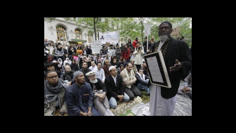 Usa, molotov contro moschea e centro indù a New York, si indaga