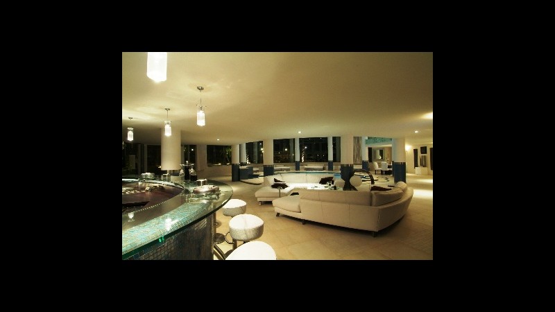 Jude Law compra mega appartamento a Singapore per 15 milioni di euro