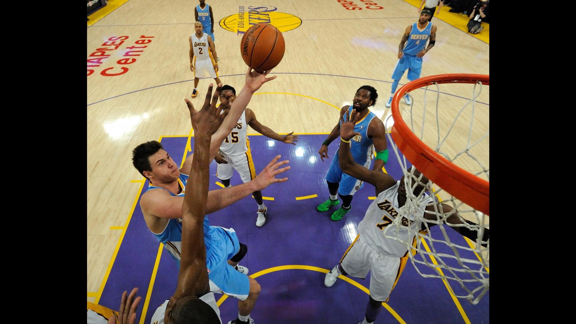 Gallinari stecca, Denver cade in casa dei Lakers