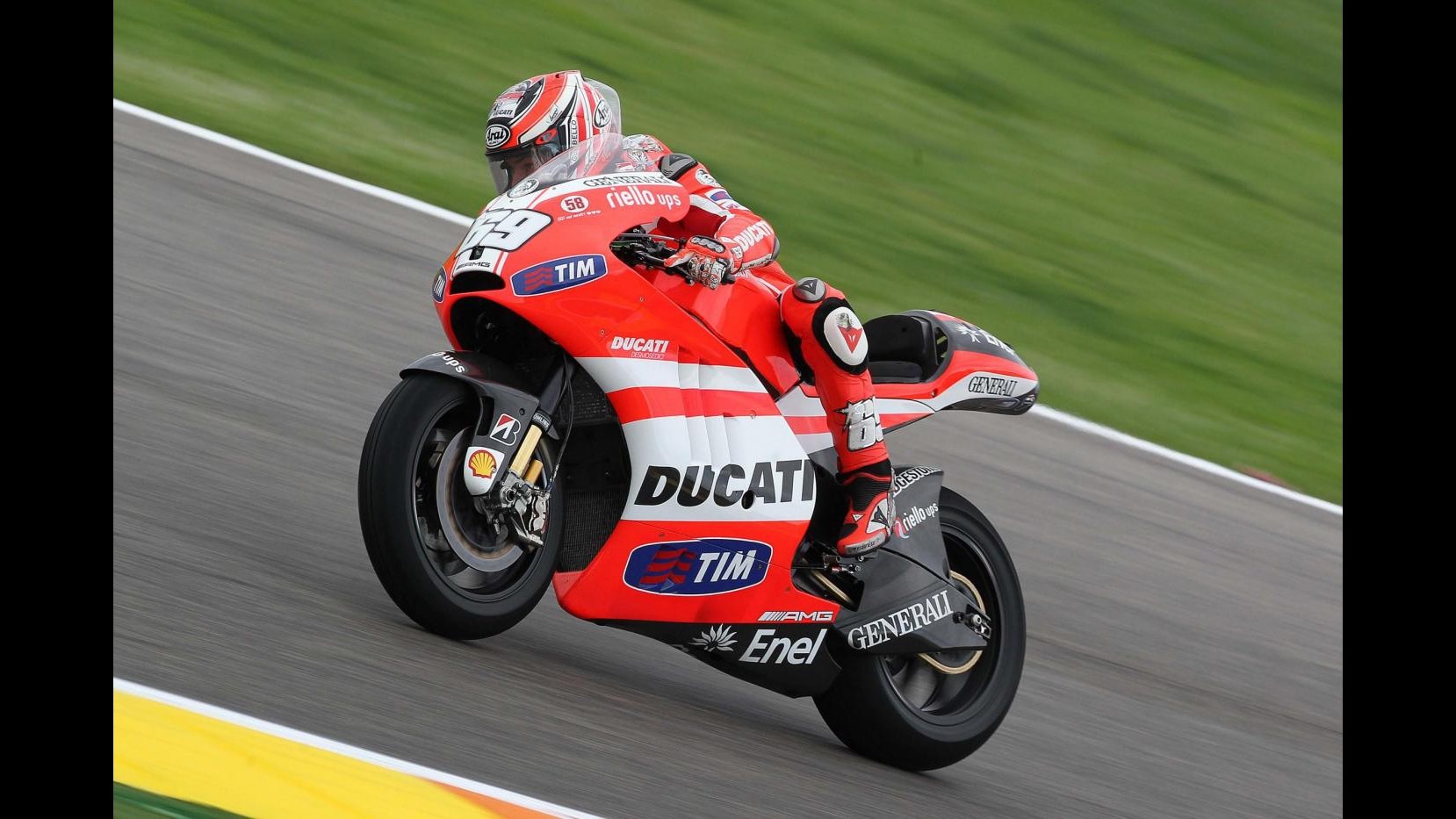 Infortunio per Hayden, fratture a scapola e due costole