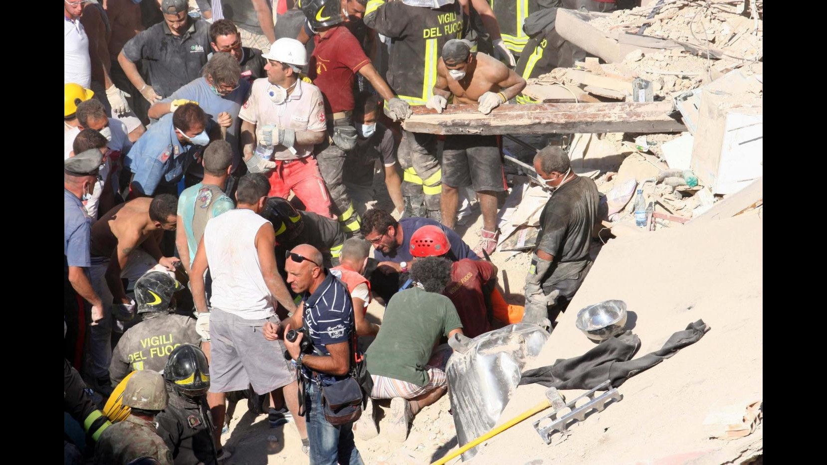 Crolla palazzina a Palermo, individuato uomo intrappolato tra macerie