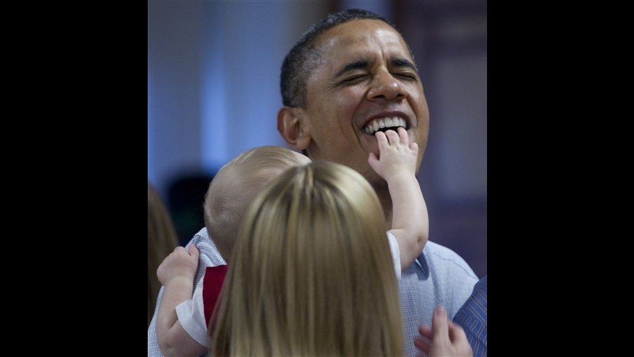 Usa, Obama e first lady visitano i militari il giorno di Natale