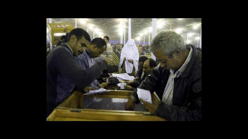 Elezioni Egitto, partiti islamici dominano anche al secondo turno