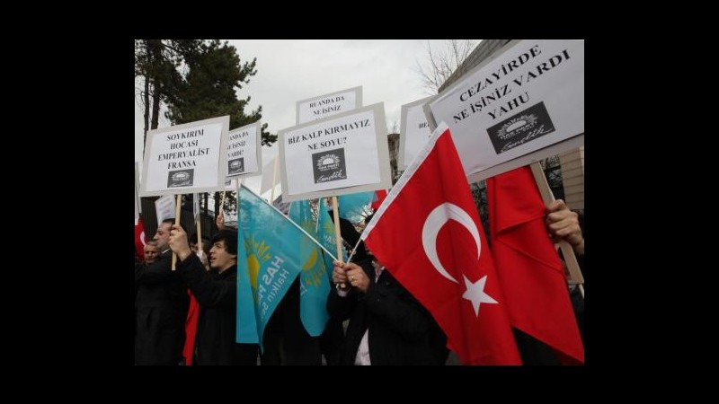 Francia,Parlamento approva legge contro negazione genocidio armeno