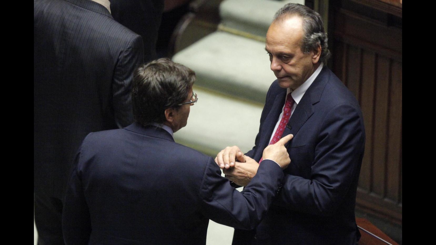 Cosentino, i 20 voti che l’hanno salvato
