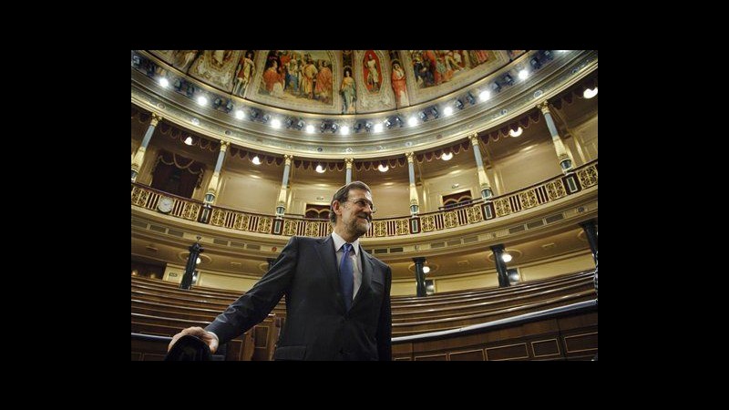 Spagna, Rajoy giura come premier davanti al re