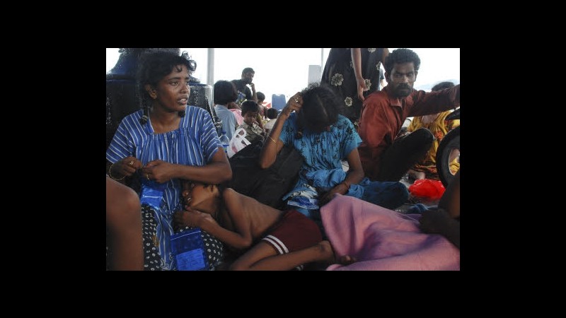 Indonesia, recuperati 50 corpi di migranti nave affondata sabato