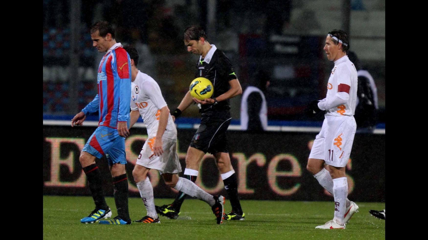 Serie A, la pioggia ferma Catania-Roma sull’1-1