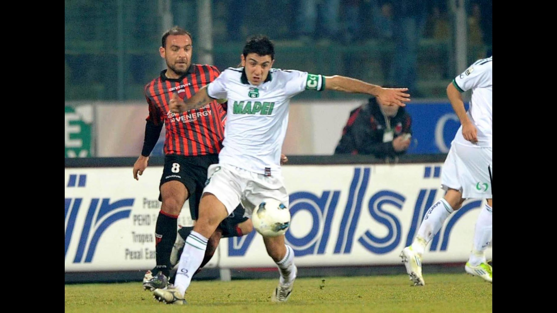 Serie B, il Sassuolo espugna Nocera e vola in vetta da solo