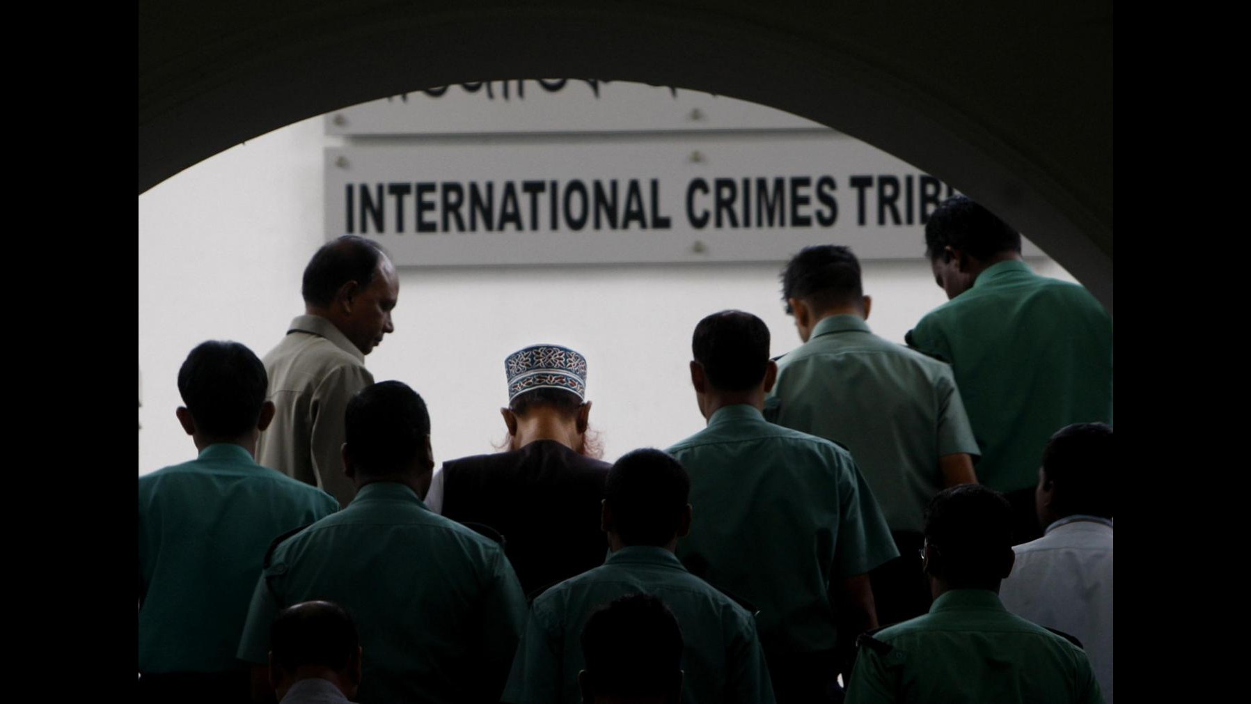 Bangladesh, leader musulmano Azam resta in prigione per crimini guerra