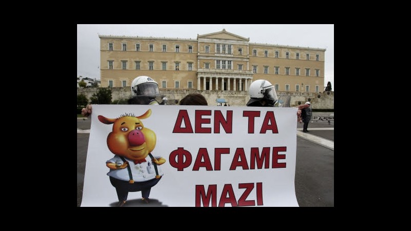 Grecia colloca 1,6 mld di bond a breve termine, tassi in lieve calo