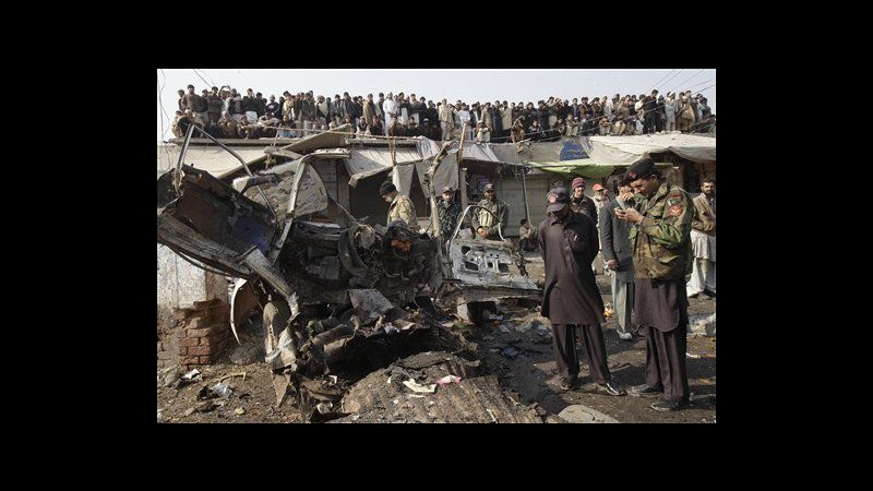 Bomba in Pakistan: 30 morti, 51 feriti