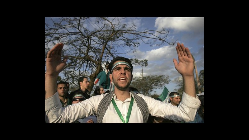 Siria, soldati sparano a manifestanti a Khaldiyeh, ci sono feriti