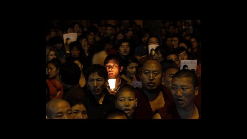 TOP Cina, monaco tibetano si dà fuoco, 15esimo in un anno