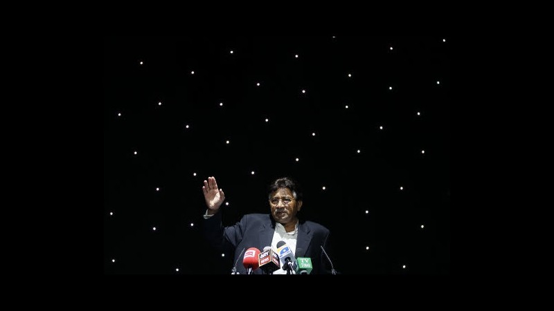 Pakistan, Musharraf: Tornerò a fine mese e rientrerò in politica