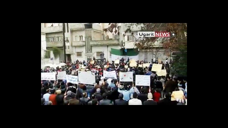 Siria, attivisti: 11 soldati e numerosi civili morti in scontri