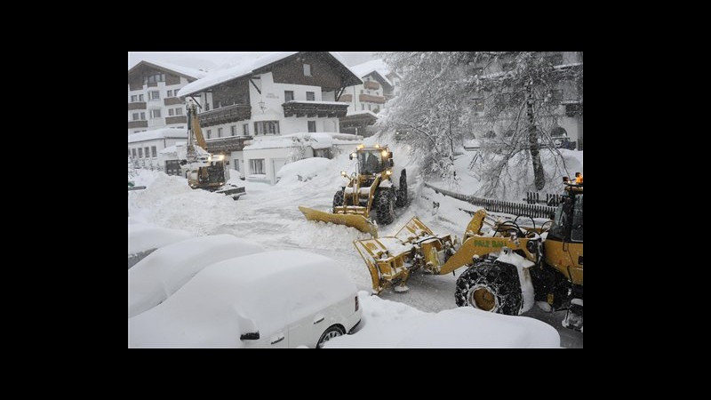Austria, linee ferroviarie e strade interrotte in Tirolo per nevicate
