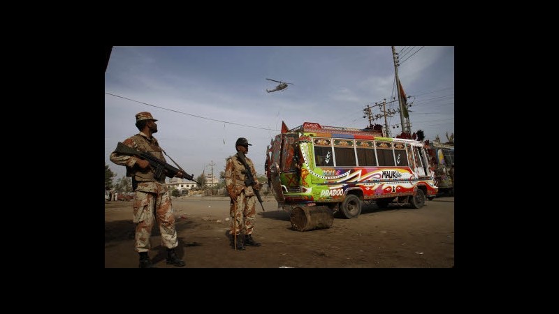Pakistan, polizia: Leader talebano ucciso in sparatoria a Karachi