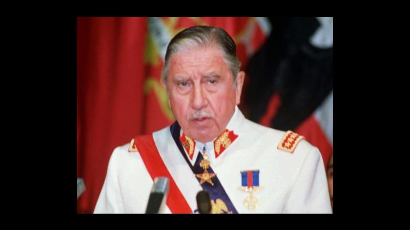 Dittatura Pinochet diventa regime in testi scuola: polemica in Cile