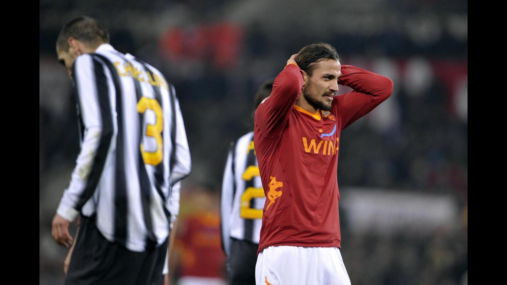 Roma: lesione ai flessori, confermati 2 mesi di stop per Osvaldo
