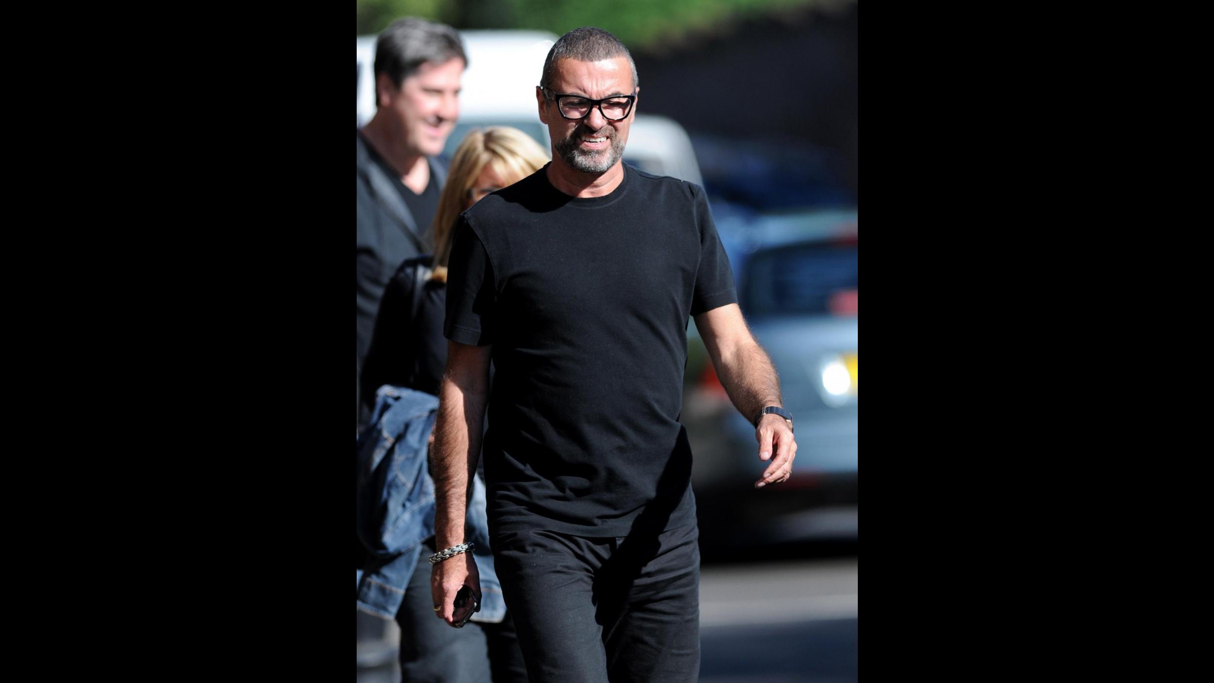 George Michael furioso con gruppo religioso:Pregavano per la mia morte