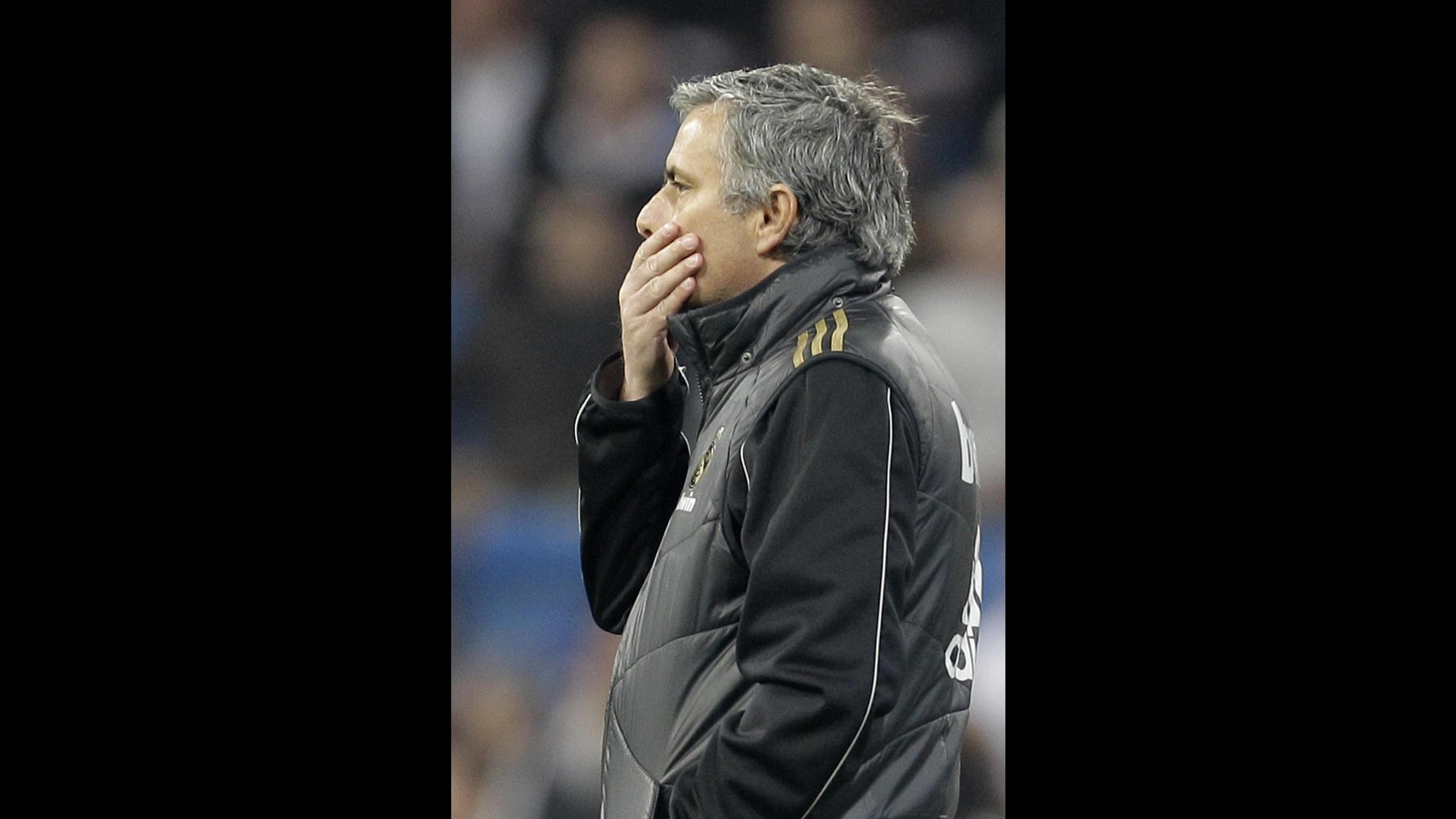 Mourinho attende arbitro nel parcheggio per insultarlo