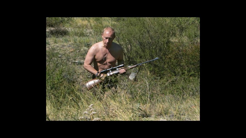 Russia, Putin: Stranieri che violano legge saranno banditi dal Paese