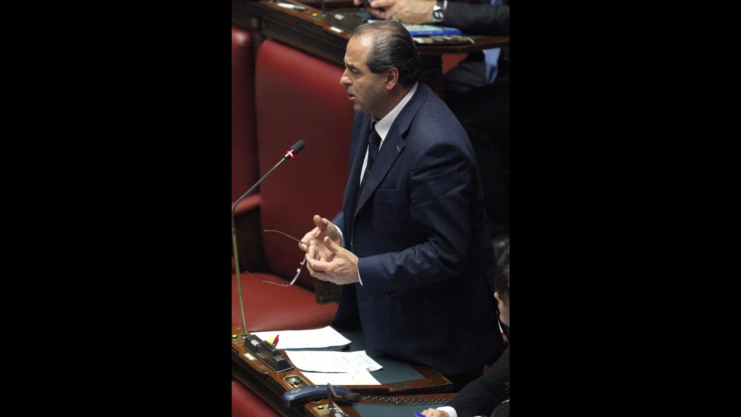 Di Pietro dimesso dopo malore: Sto bene, più combattivo di prima