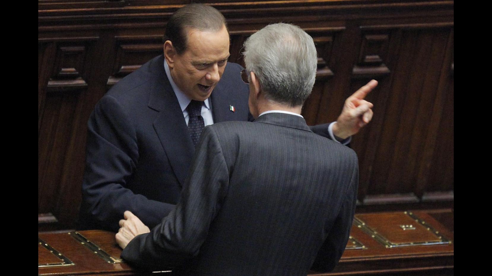 Governo, Berlusconi: Quanto dura Monti? Chiedetelo a lui