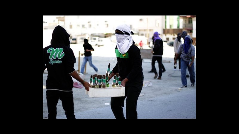 Bahrain, forze sicurezza attaccano manifestanti in centro Manama