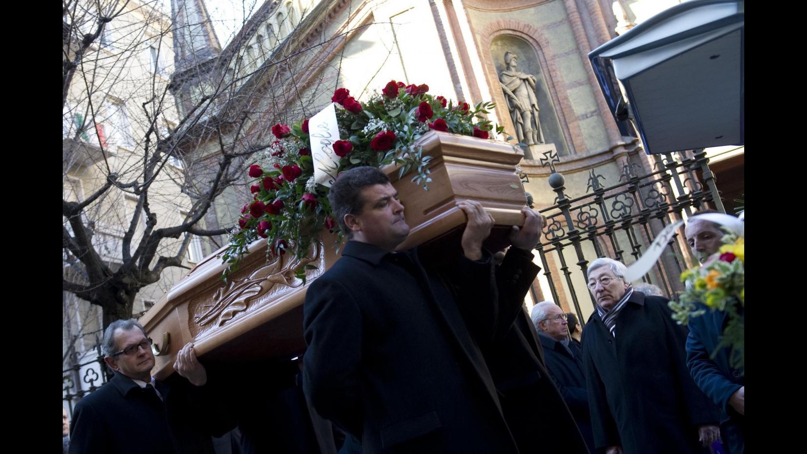 Calcio, folla ai funerali dell’ex presidente del Toro Cimminelli