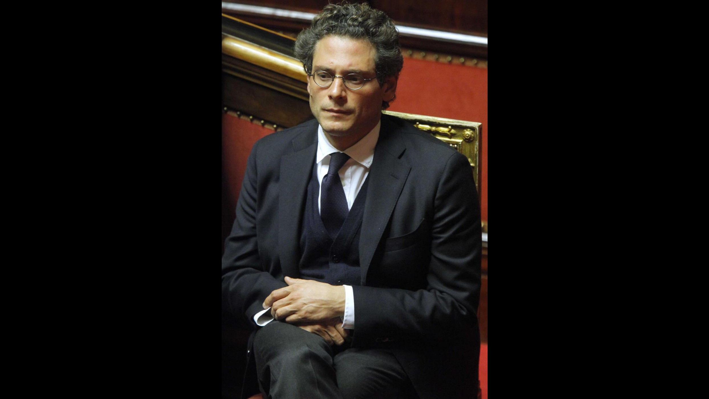‘Sfigato’ chi si laurea dopo 28 anni, bufera su viceministro Martone