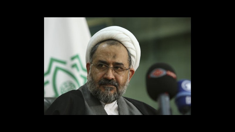 Iran: Sanzioni petrolio Ue inutili, chiudere Hormuz è diritto