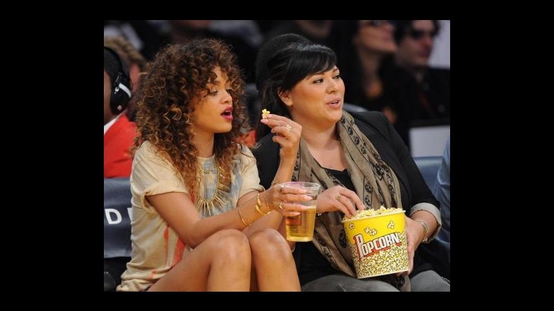 Per Rihanna junk food, marijuana e vino: tutto per Chris Brown?
