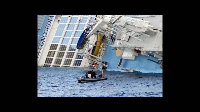 Nave Costa, riprese le ricerche